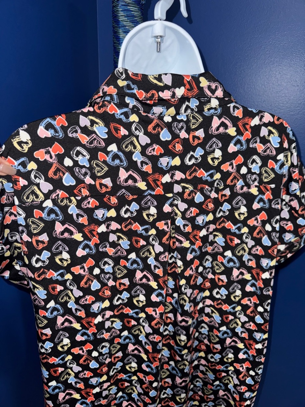 Cocomo-NWT Black Heart-Print Zip Front Blouse Size Large - Picture 15 of 17
